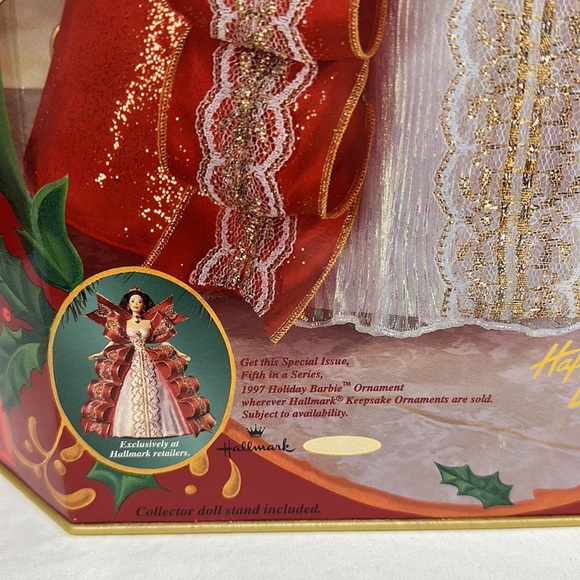 Happy Holidays Barbie - Picture 7 of 9